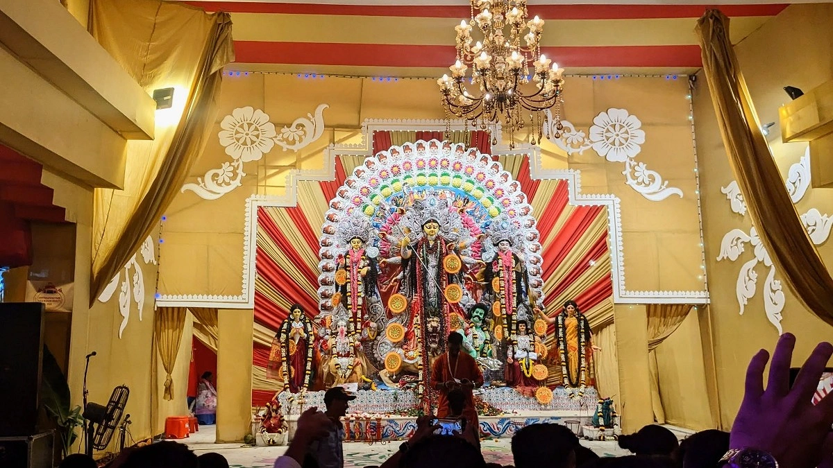 দুর্গাপূজায় দিল্লির সিআর পার্ক হয়ে ওঠে কলকাতা