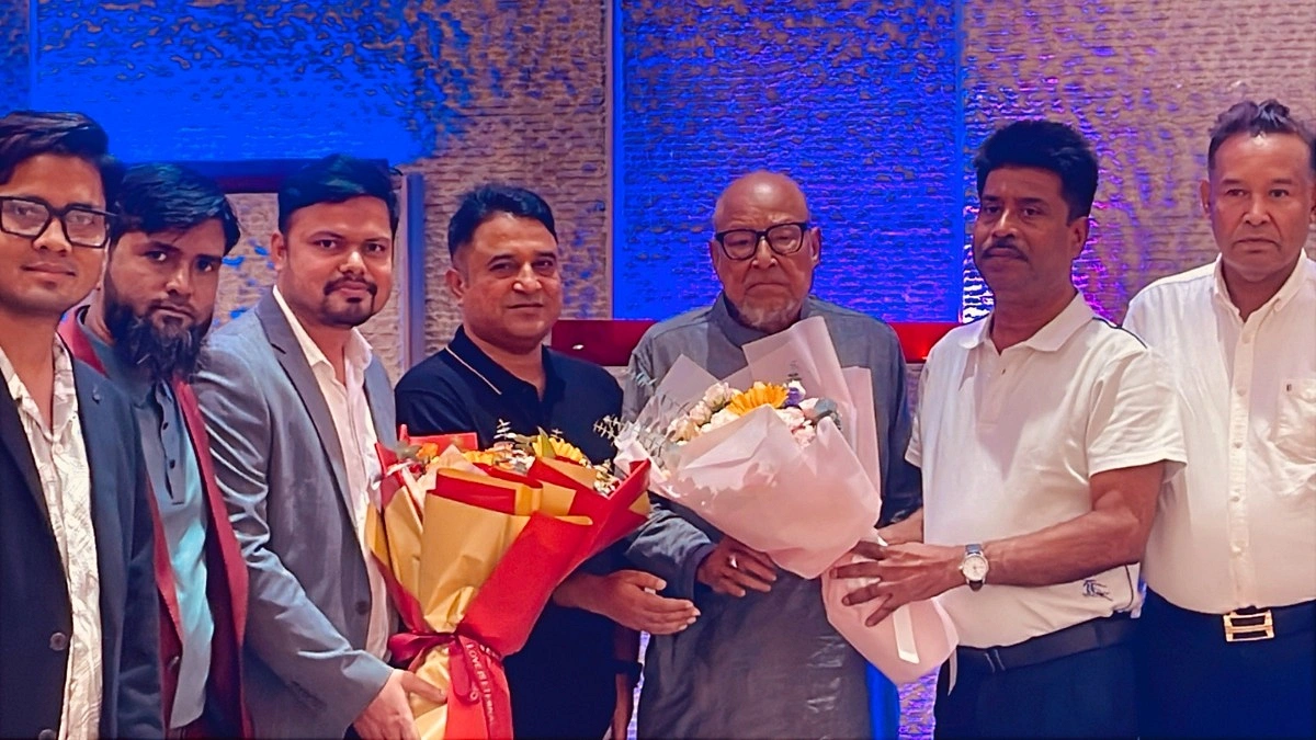 চিকিৎসার জন্য চীনে নজরুল ইসলাম খান, খোঁজ নিলেন বিএনপি নেতারা