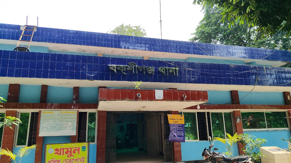 নিখোঁজের তিন দিন পর ঝোপে মিলল গৃহবধূর অর্ধগলিত মরদেহ
