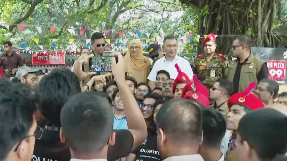 নিজ কলেজ প্রাঙ্গণে প্রধানমন্ত্রী, শিক্ষার্থীদের দিলেন দেশ গড়ার বার্তা