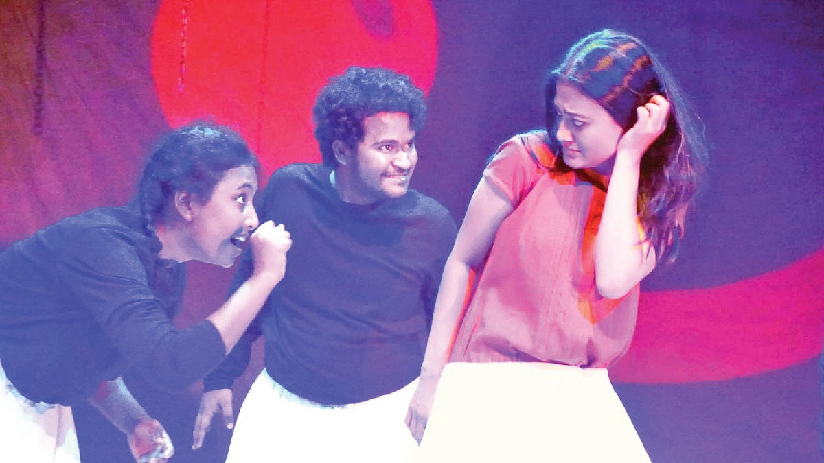 শিল্পকলায় আজ অপেরা নাট্যদলের নাটক ‘হাত বাড়িয়ে দাও’