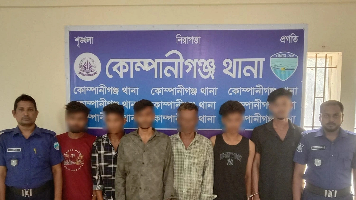 নোয়াখালীতে কিশোর গ্যাংবিরোধী অভিযানে আটক ১০৪