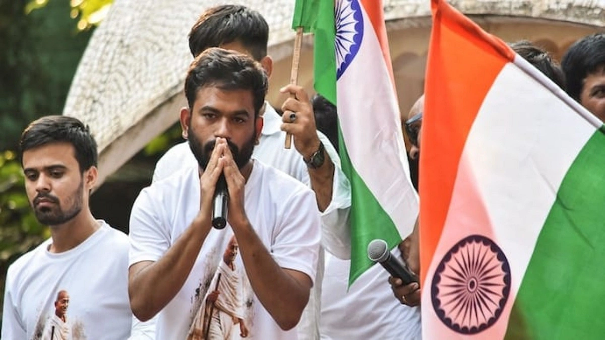 জাতীয় পতাকা হাতে ১৬ অক্টোবর দিল্লিতে মিছিলের ডাক অভিজিৎ দিপকের