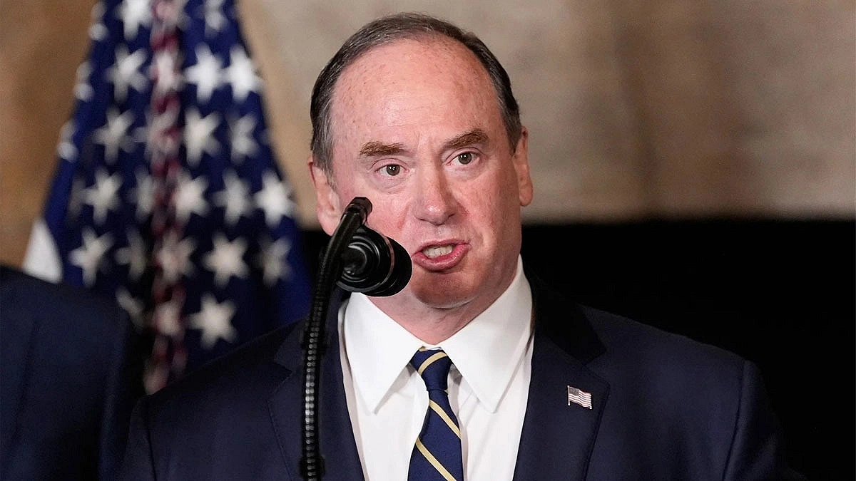 US Navy Secretary Dismissed Amid 'Failure in Hormuz'