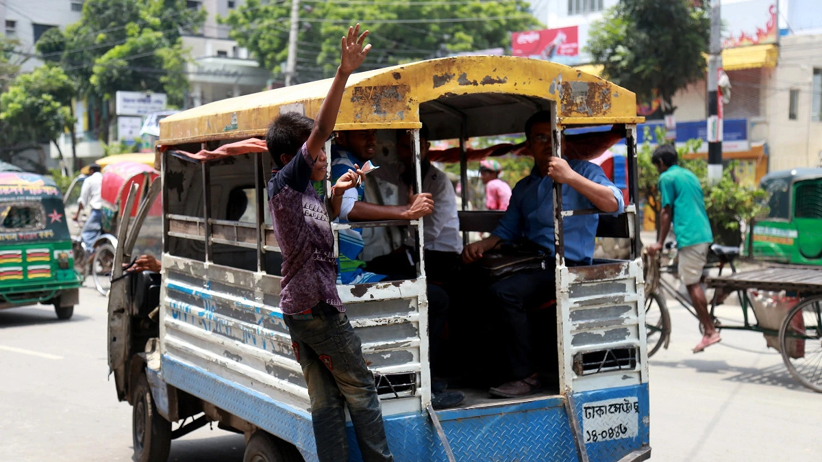 Special Police Drive to Send Rickety Bus, Vehicles Off Road