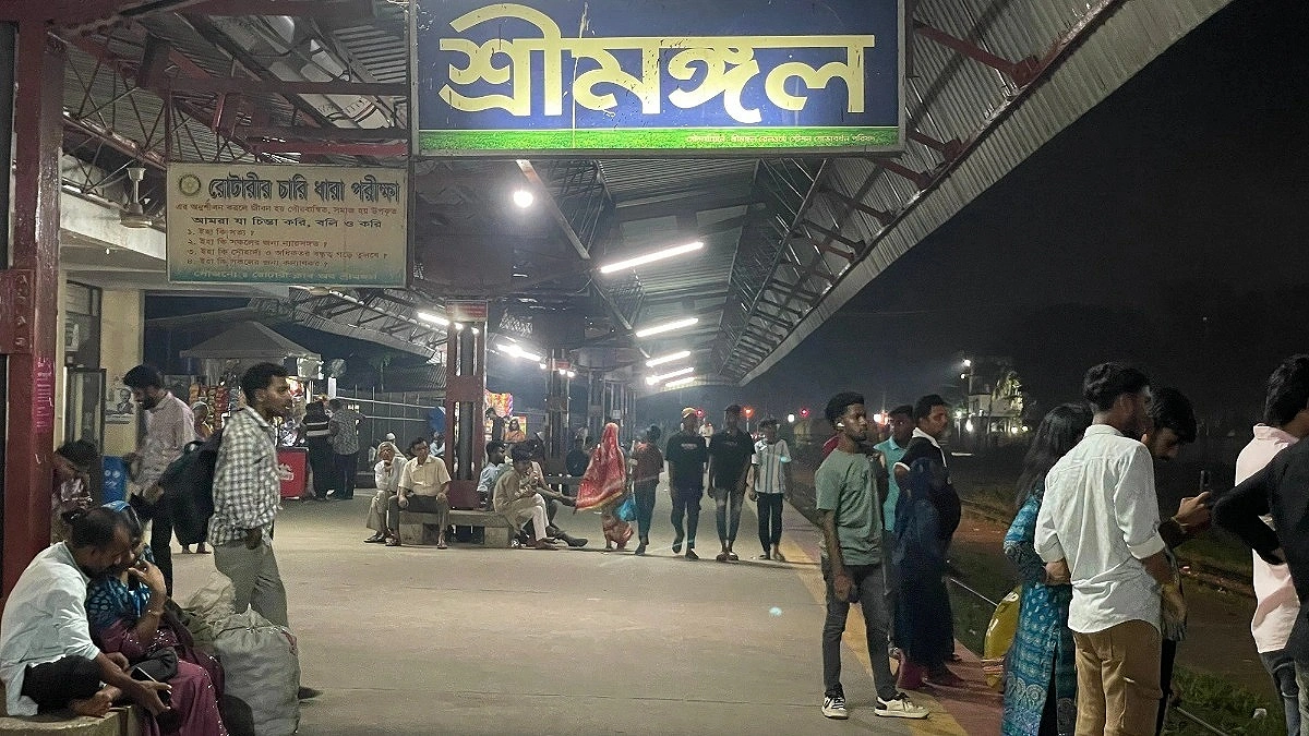 Passengers Stranded as Trains Fail to Arrive Even After Four Hours