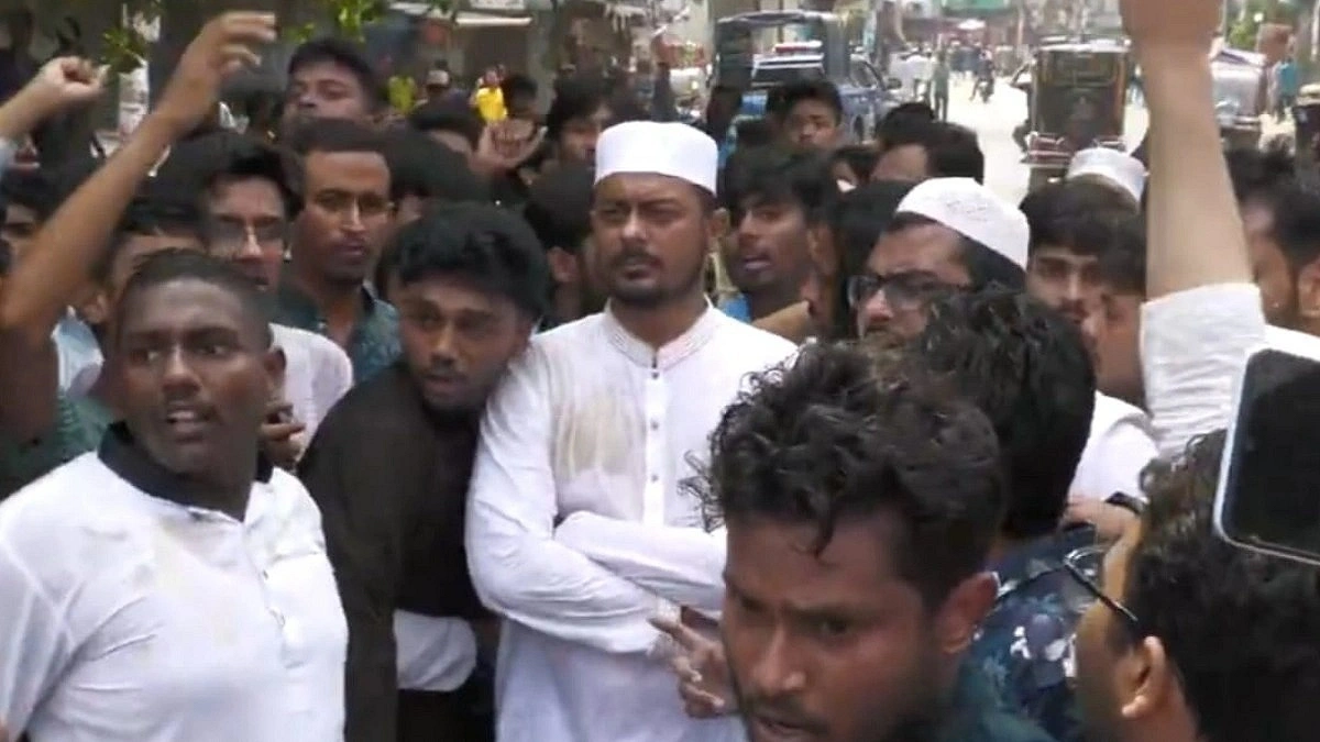 Egg Attack on Nasiruddin Patwary Again