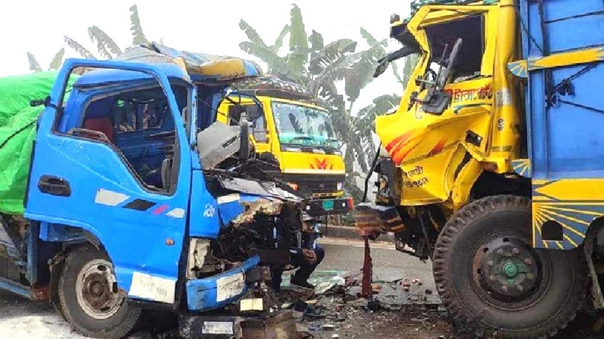 At least 8 Killed in Truck-Pickup Collision in Sylhet