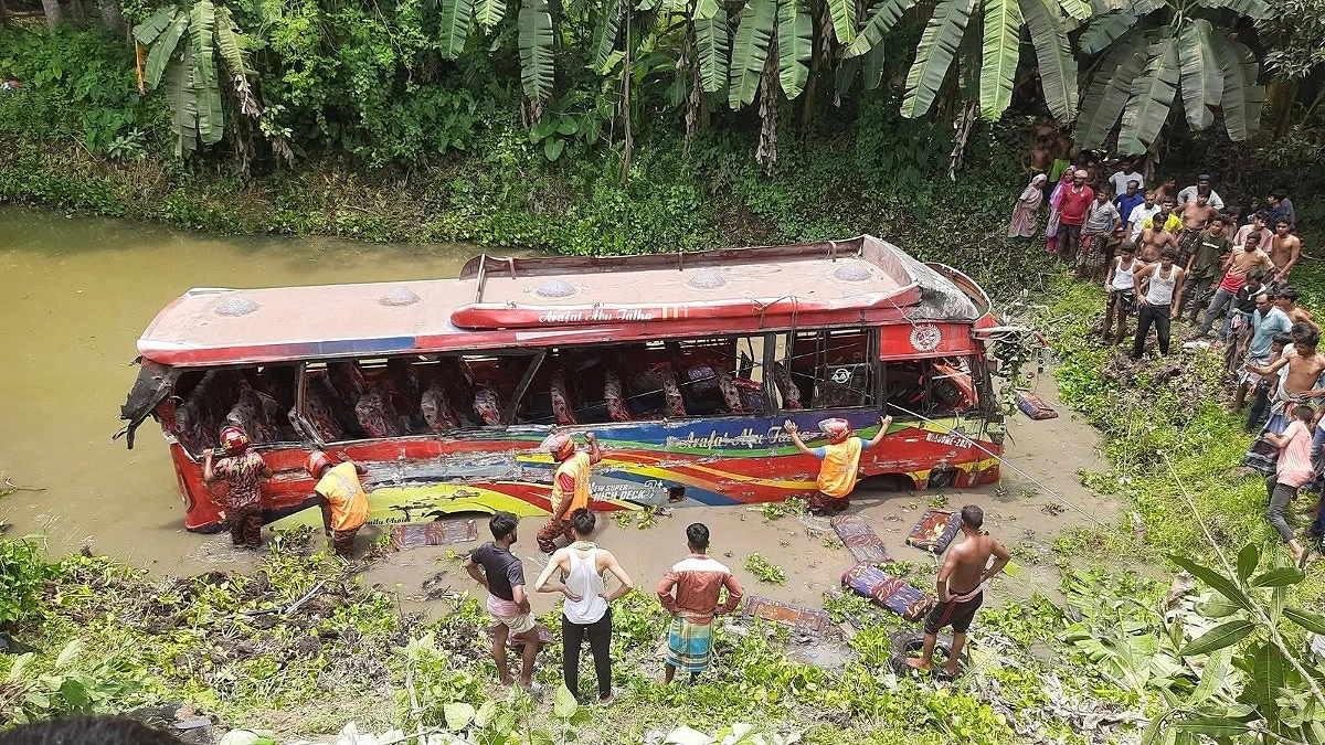 Bus Falls into Pond After Being Hit by Truck in Kushtia, 3 Killed