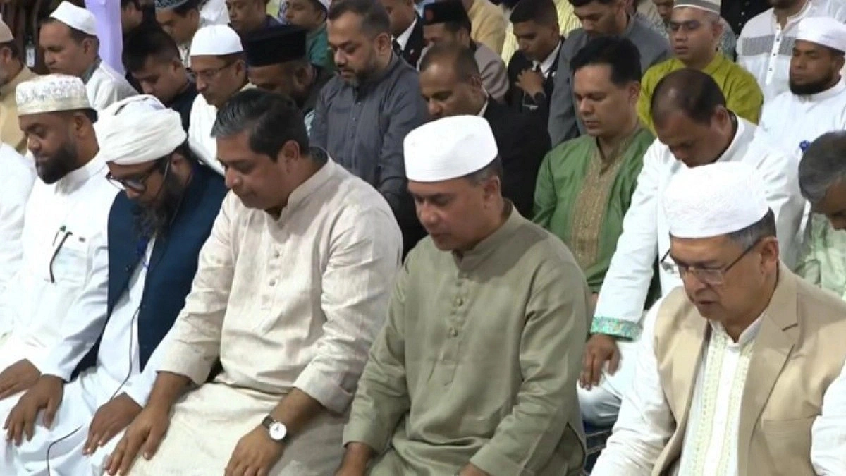 President, Prime Minister Perform Eid Prayers at Main Congregation
