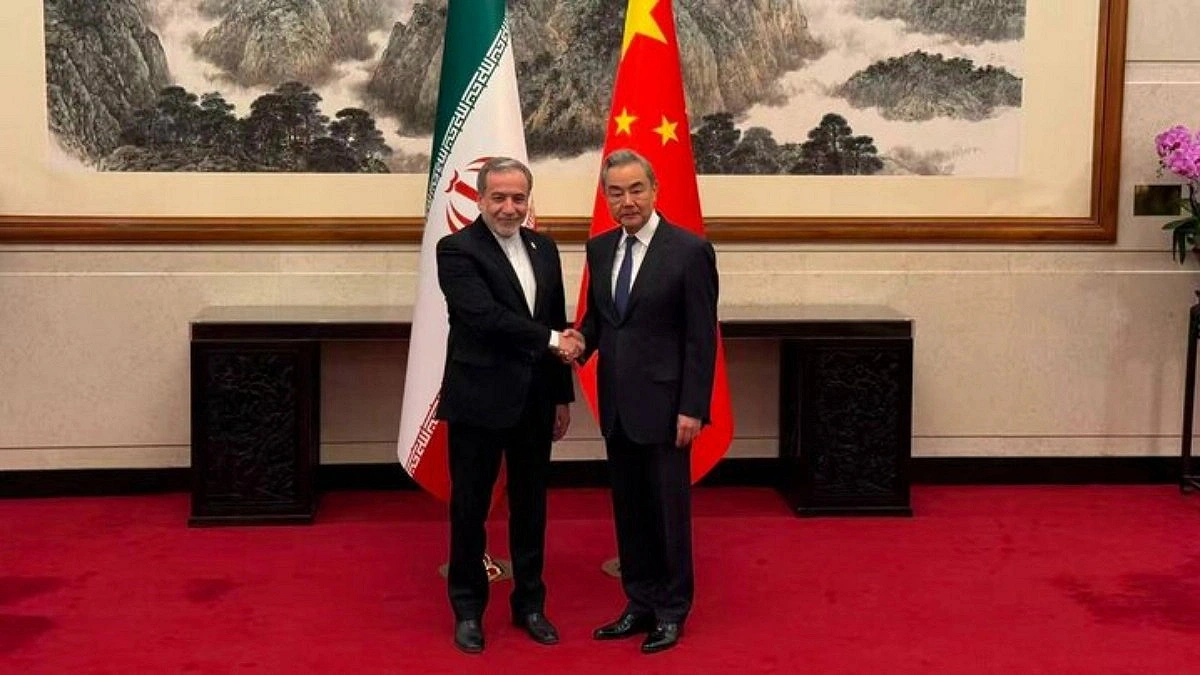 Meeting Held Between Araghchi and Chinese Foreign Minister
