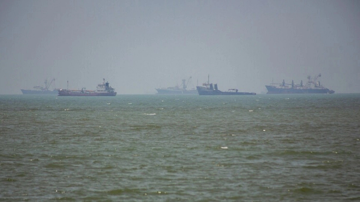 Oman Announces Temporary Sea Route in the Strait of Hormuz