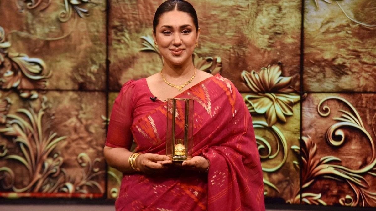 Golden Kalash Awarded to Apu Biswas