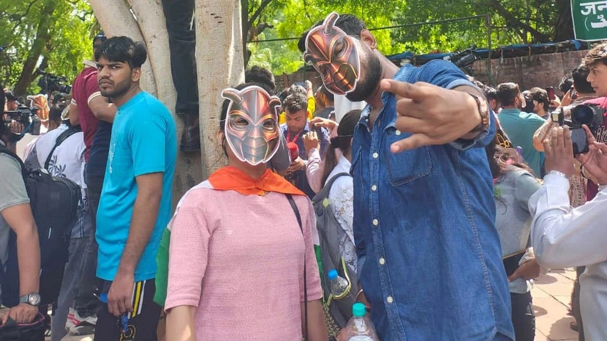 Cockroach Party Supporters Fill Jantar Mantar Wearing Cockroach Masks