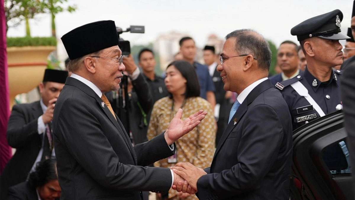 Prime Minister Tarique Rahman Holds Meeting with Anwar Ibrahim