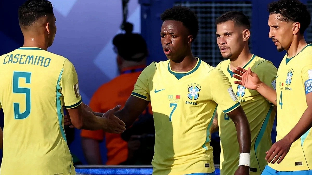 How much did the Brazilian footballers get out of 10?