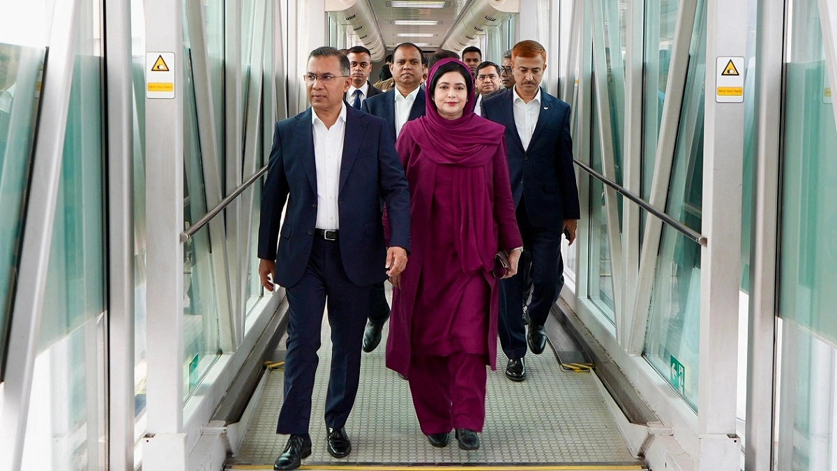 Prime Minister En Route to Malaysia