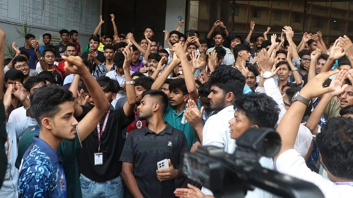 Students Take to Streets Across Districts, Demand Education Minister’s Resignation Within 24 Hours