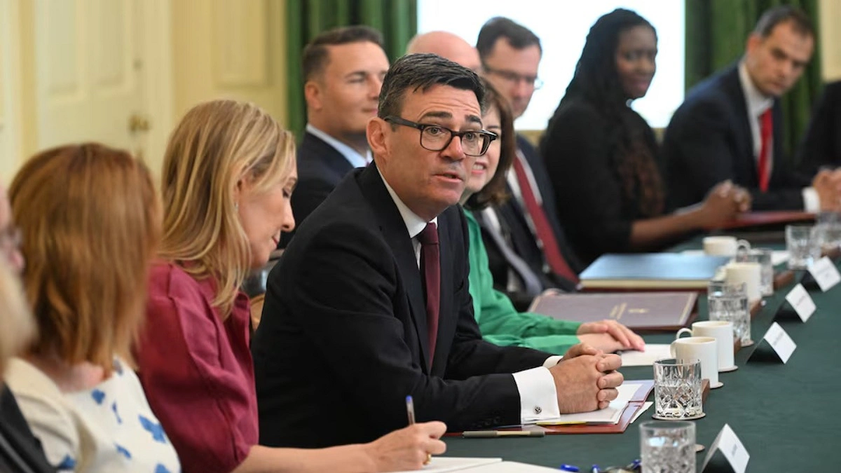 UK PM Burnham slashes energy bills to ease cost crisis