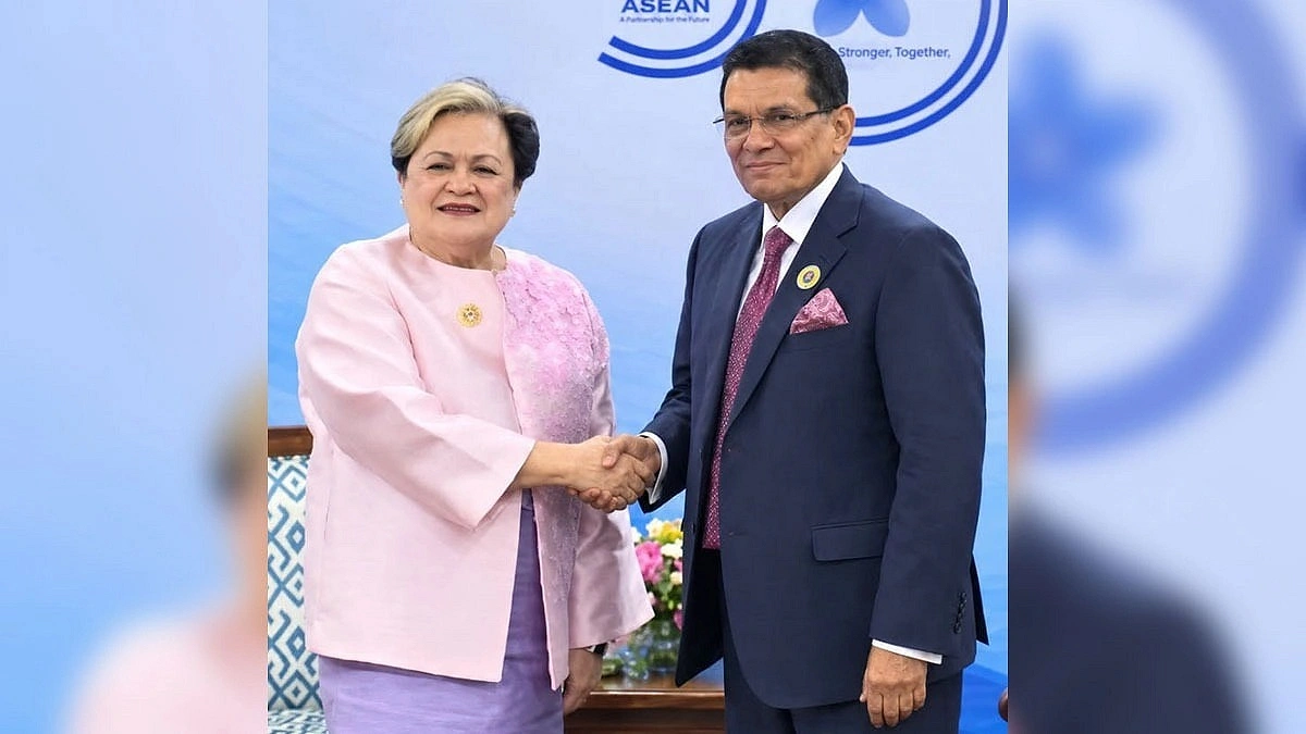 Dr. Khalil holds meeting with Philippine foreign secretary