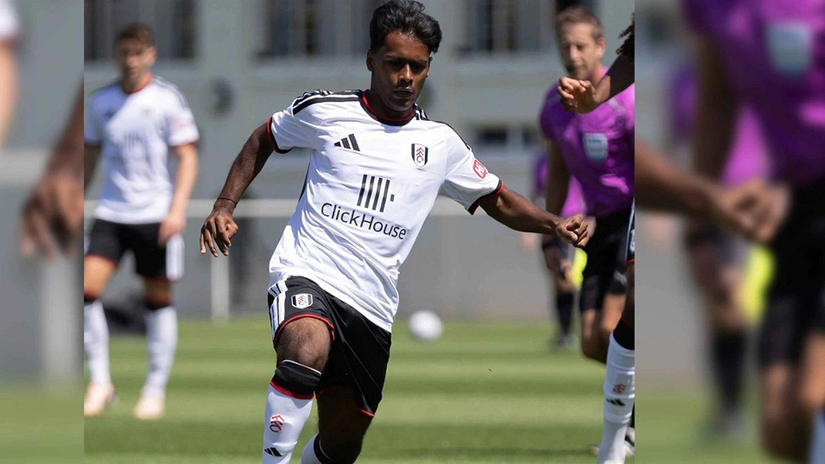 Bangladeshi Farhaan plays in Fulham jersey