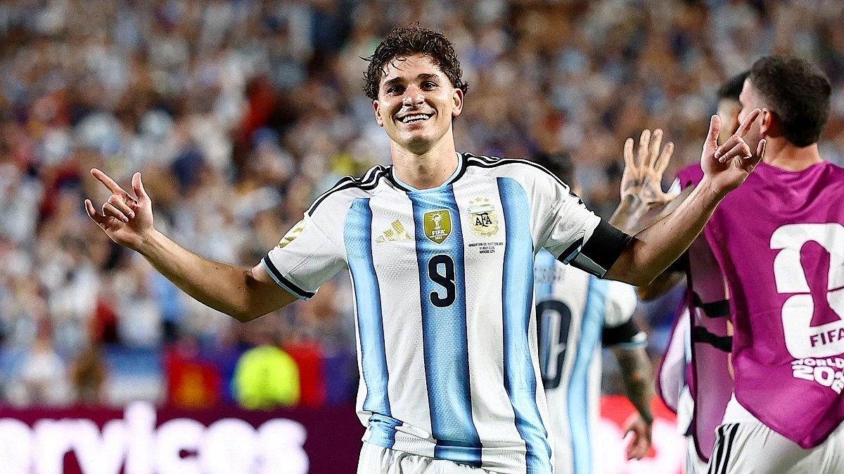 Argentina’s late goal in extra time seals victory against Switzerland