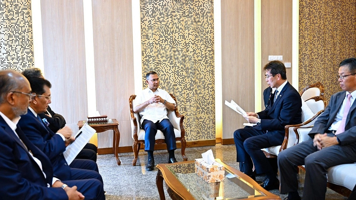 Japanese Prime Minister's special advisor meets with Tarique Rahman