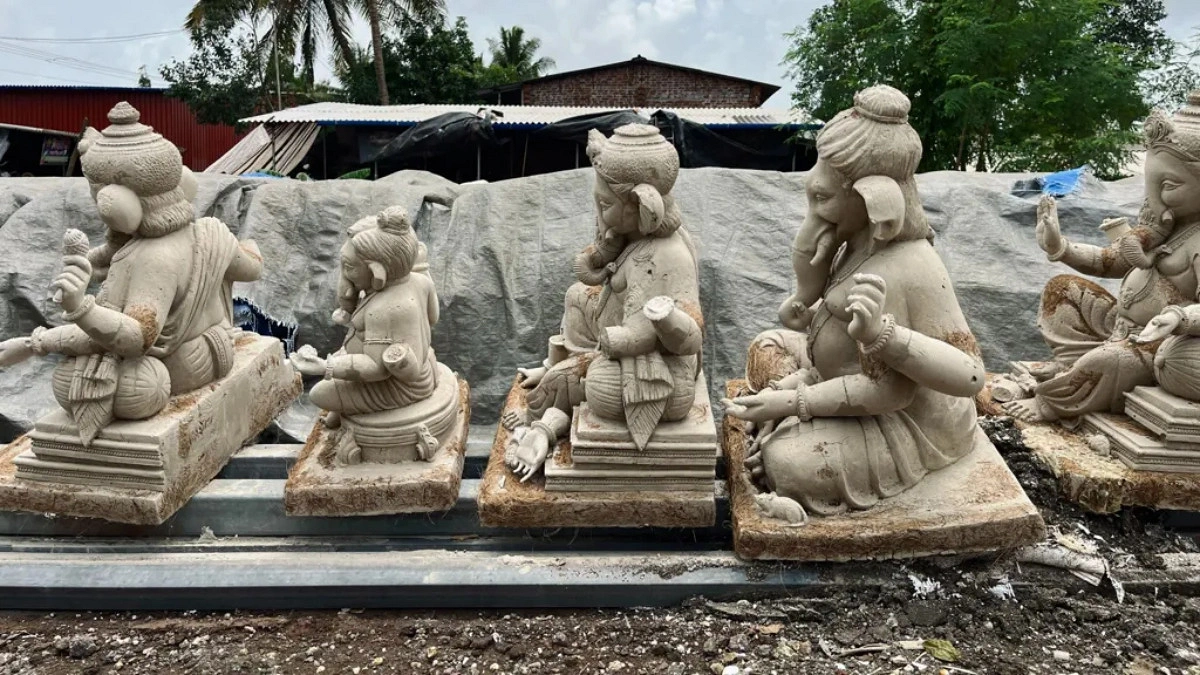 India's Ganesh idol makers count cost of devastating floods