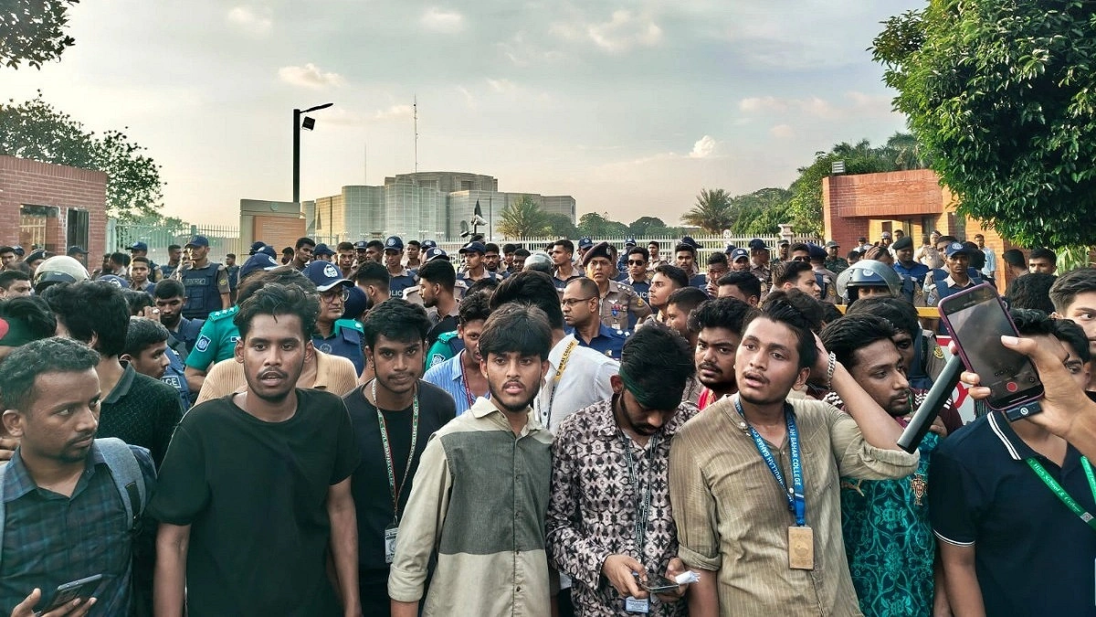 Protesters Stage Sit-In in Front of Parliament Building