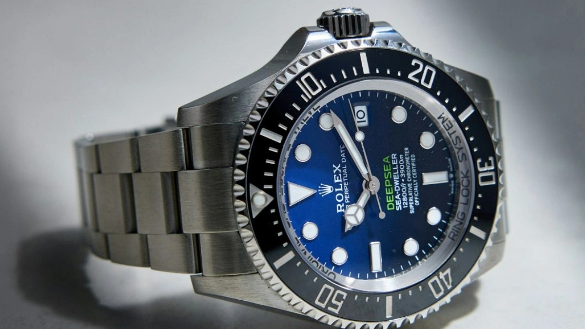 Rolex worth Tk 21 lakh found in former land minister's flat