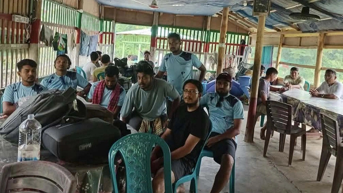 Over 100 Stranded Tourists Return Safely to Thanchi