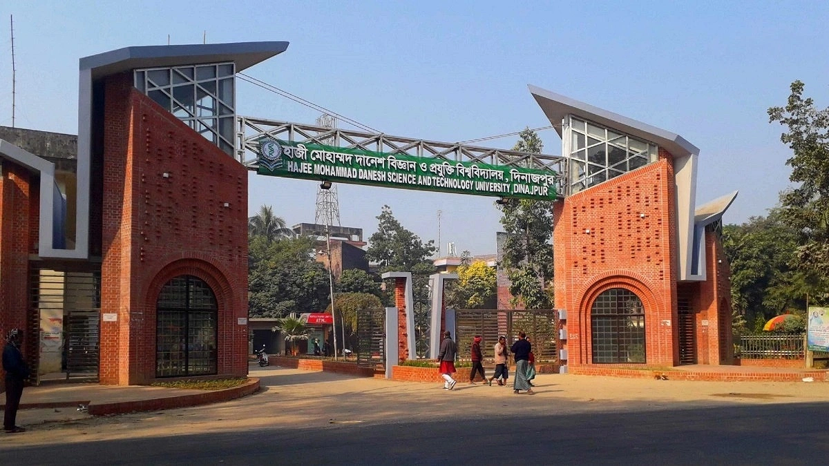 66 HSTU Students Expelled Over Campus Clash