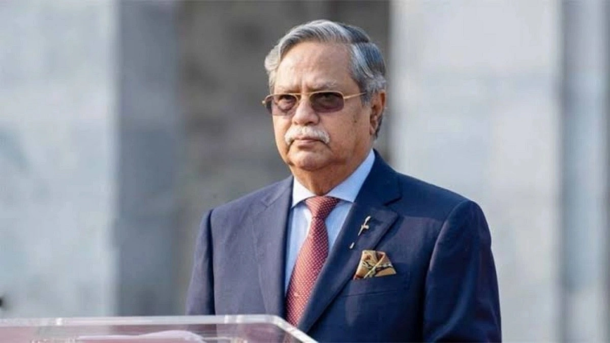 Outgoing President Md. Shahabuddin leaves Bangabhaban with a smile