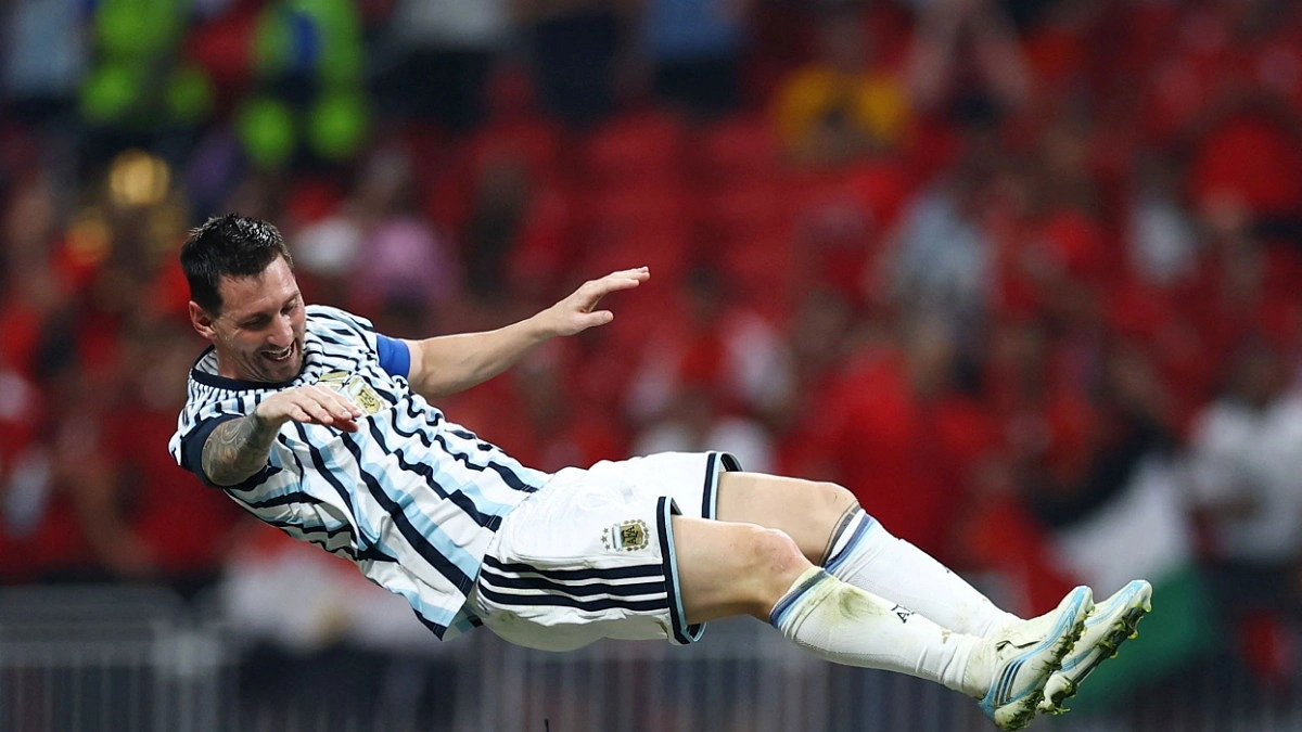MESSI MAGIC!