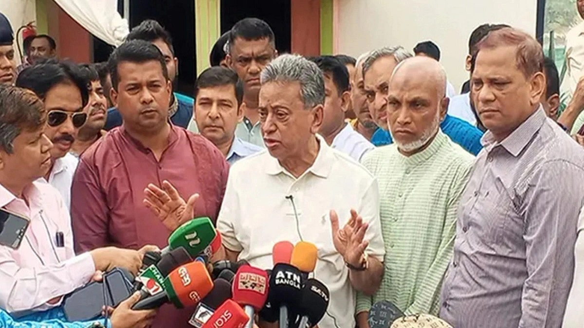 Finance minister distributes relief to 1,00,000 flood victims