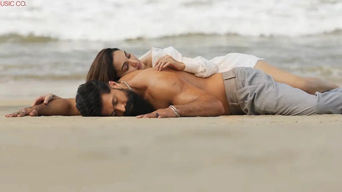 Social Media Erupts Over Yash-Kiara’s Intimate Scenes