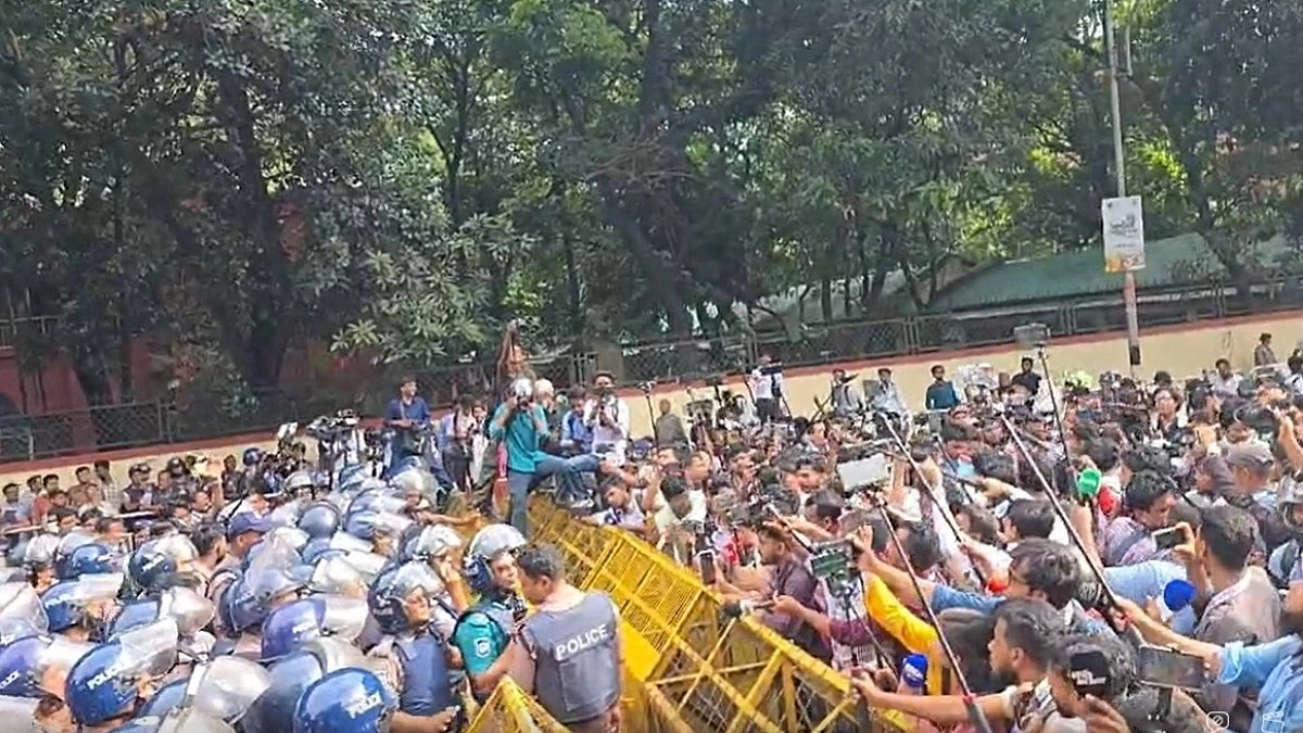 HSC Examinees Gather Outside Secretariat, Police Block Them