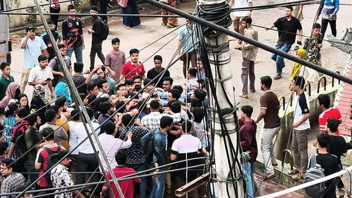 Tripartite clash at Jagannath University: investigation committee formed