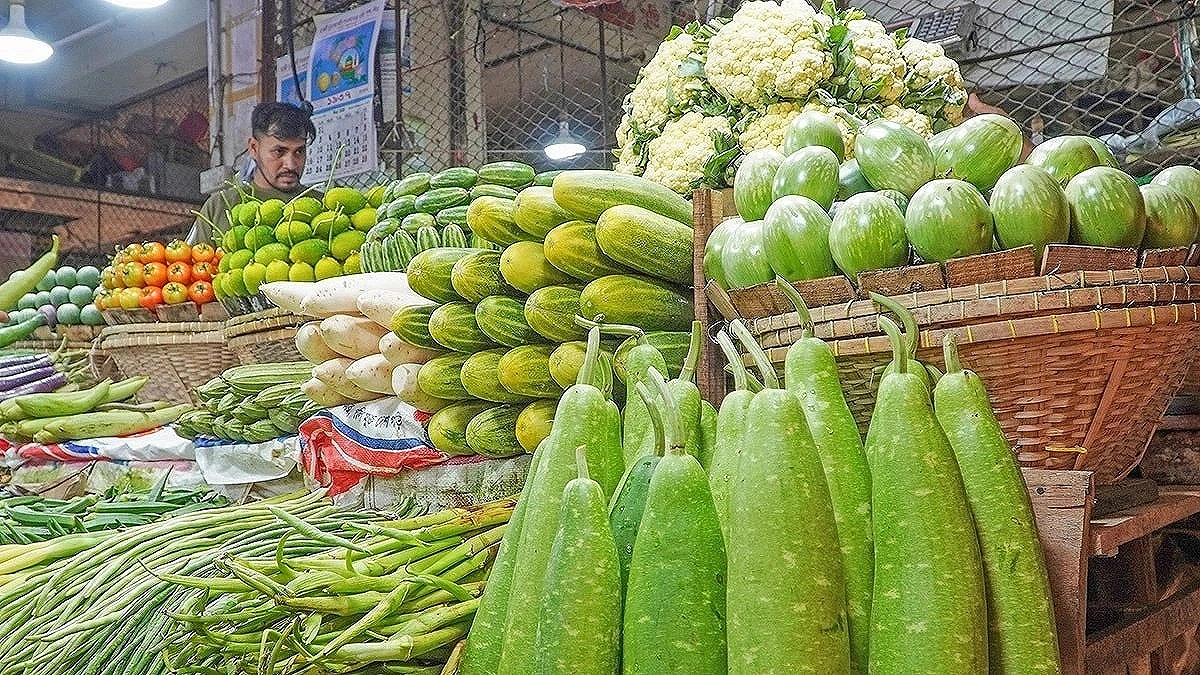 Spice, protein prices crush Dhaka shoppers’ relief