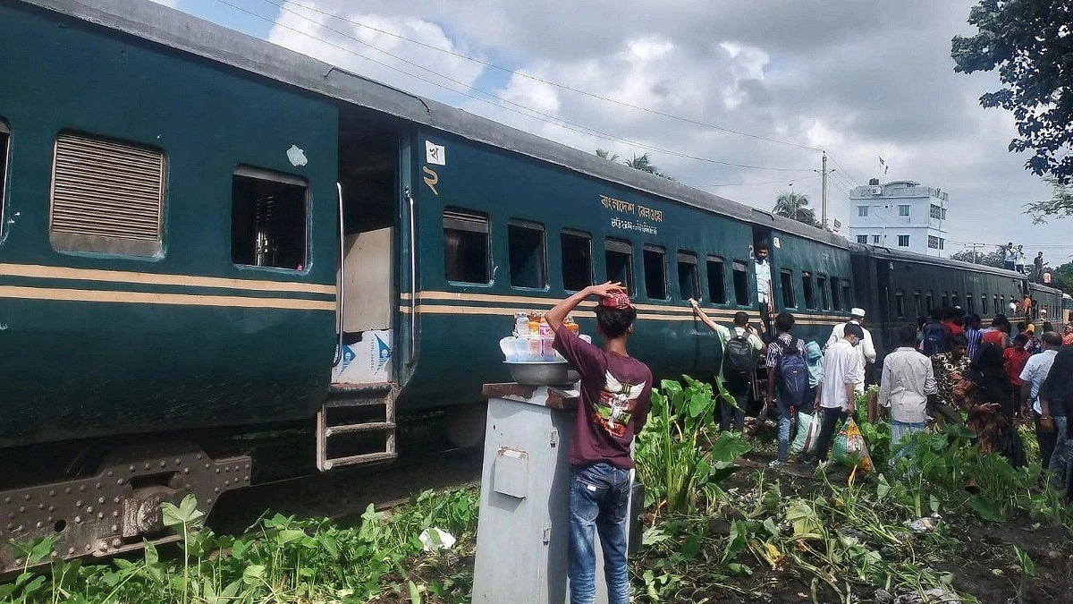4 train carriages derail in Mymensingh
