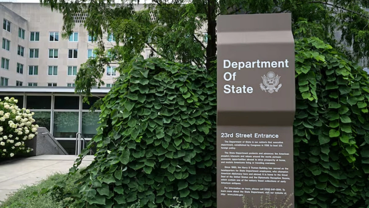 US judge strikes down visa ban on Bangladesh, 74 nations