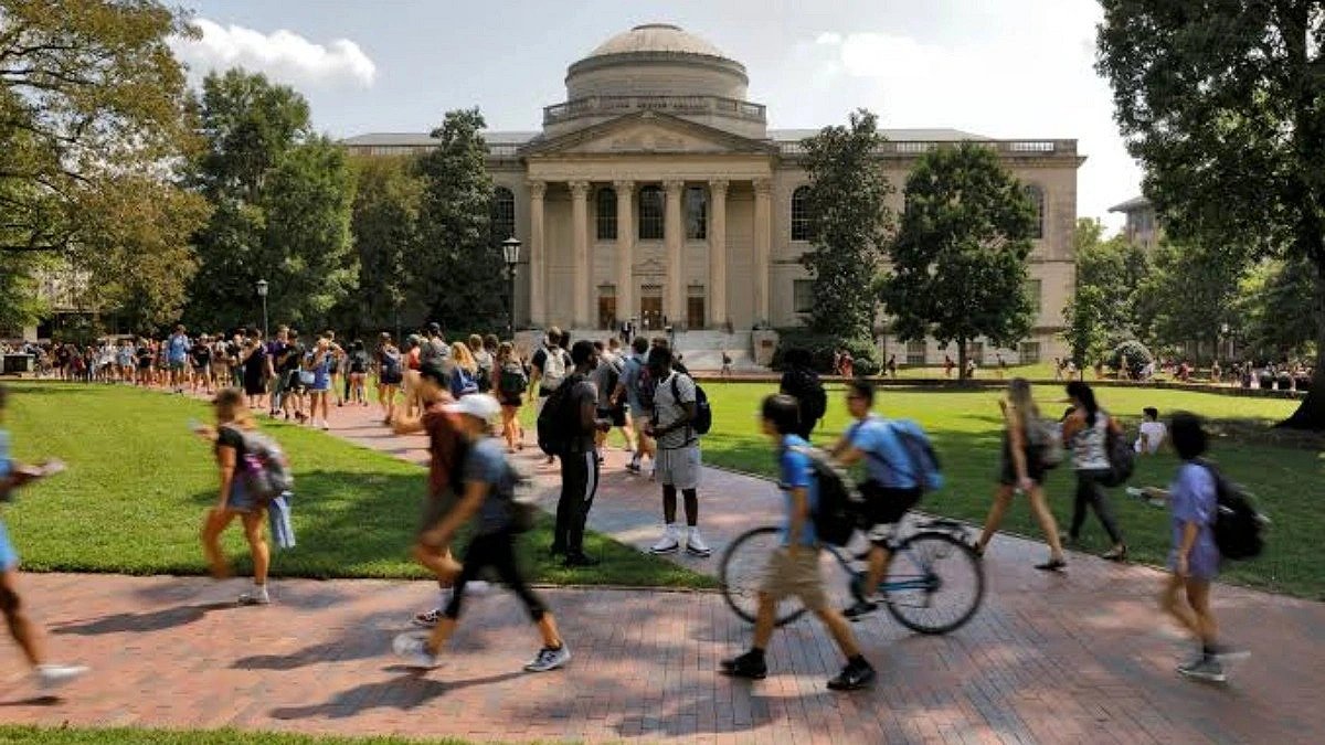 Restrictions on internships for foreign students: what will change under Trump’s new move?