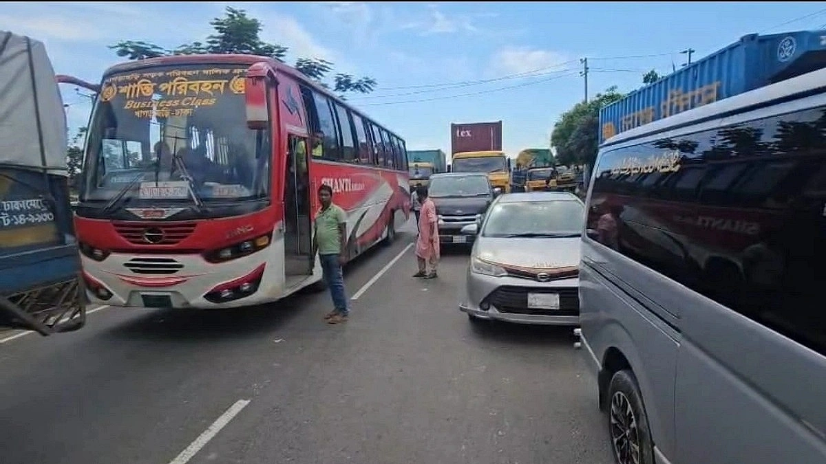 Patient dies inside ambulance after being stuck in traffic jam