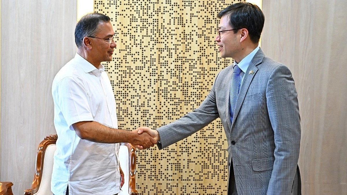 Prime minister invites South Korean president to visit Bangladesh