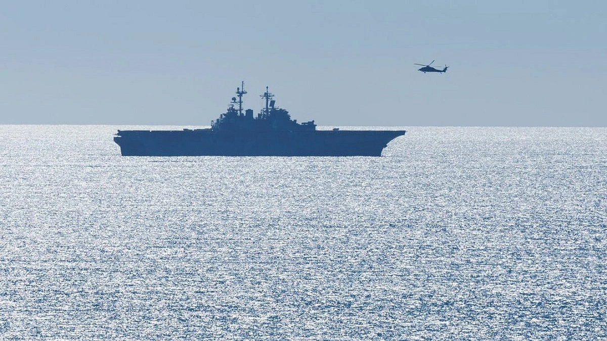 US sailors attempt to jump into sea amid mental stress