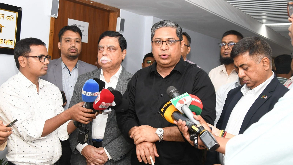 Malaysia to hire 200,000 Bangladeshi workers in 6 months: Shahe Alam