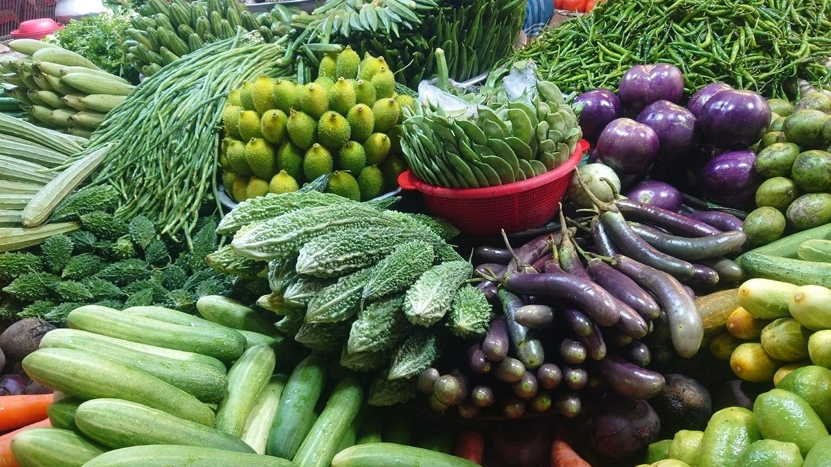 Vegetable prices drop, but rice and sugar surge