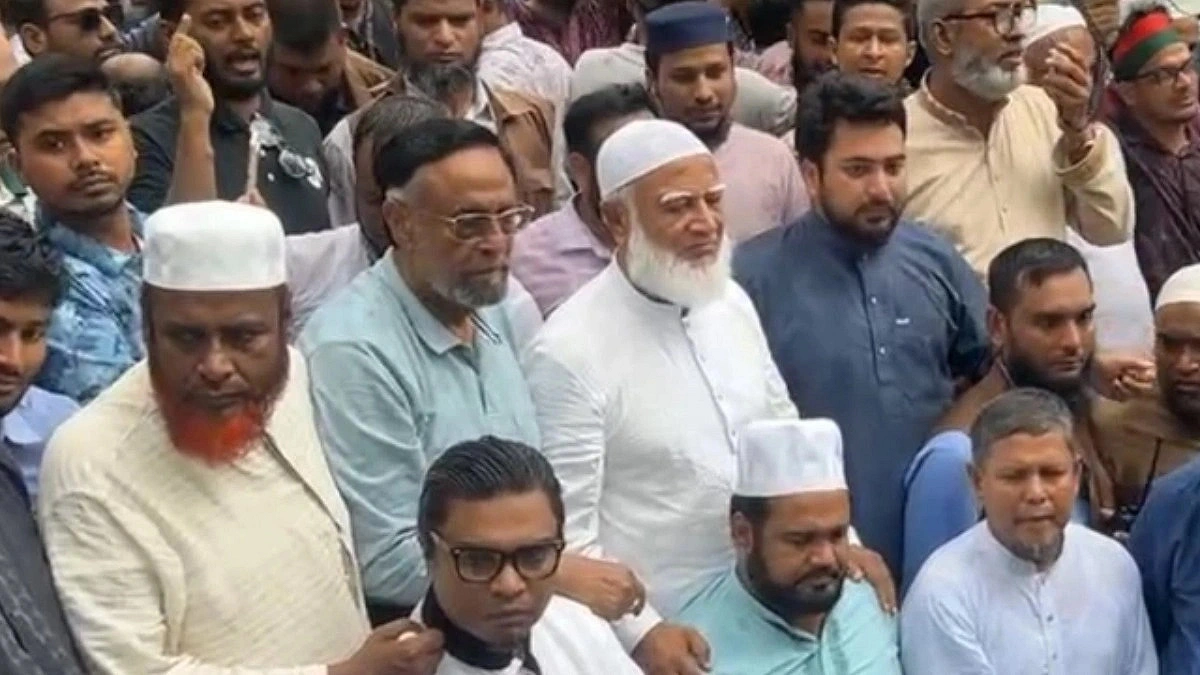 Leaders of 11-party alliance leave Secretariat area without meeting anyone