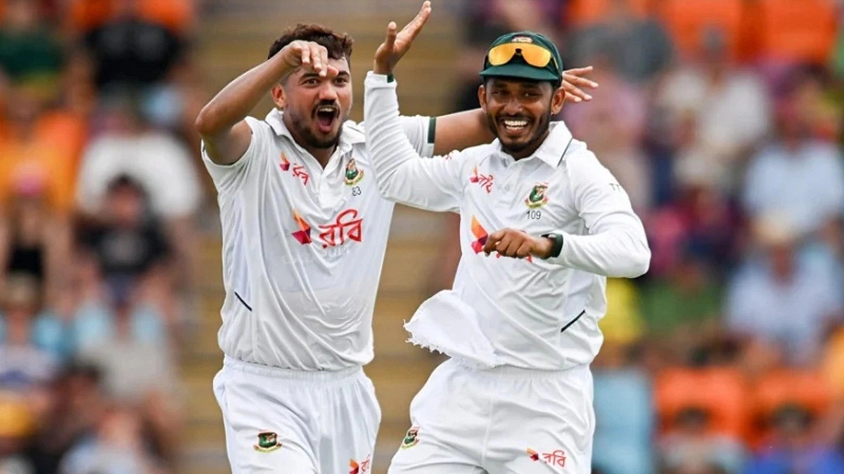 Australia loses six wickets just past 150