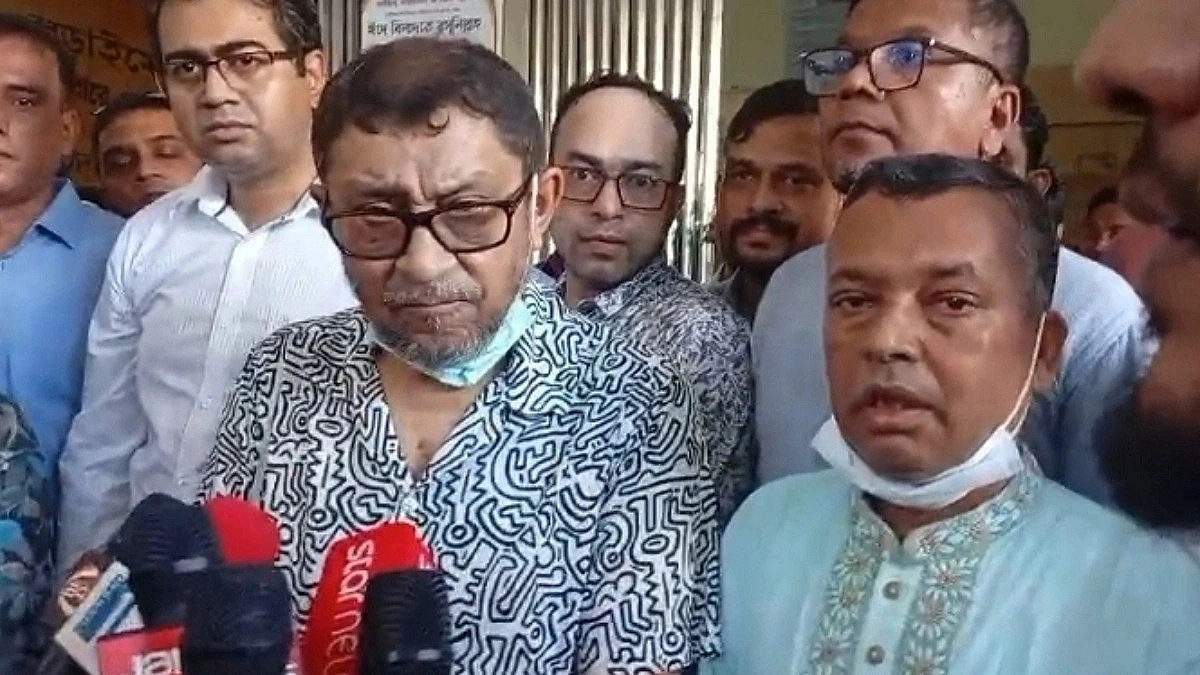 Minister makes surprise visit to Habiganj hospital, absent doctor fired
